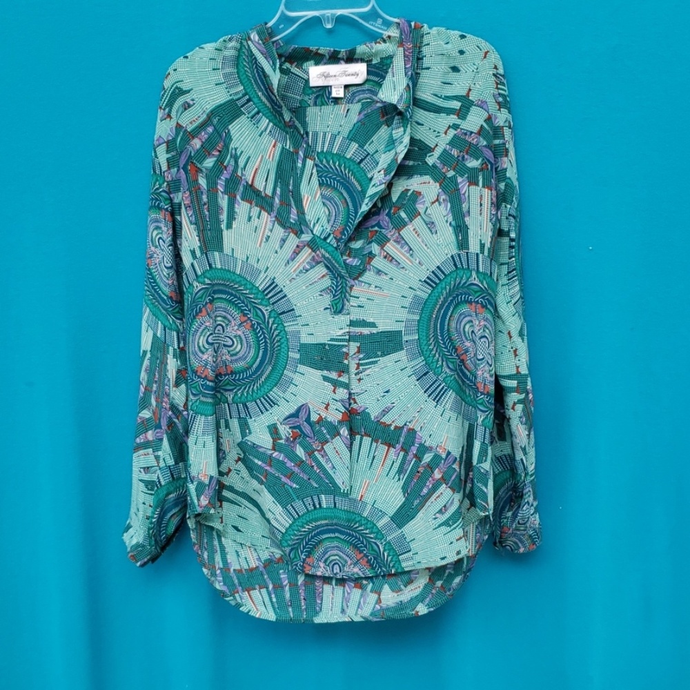 Fifteen Twenty 100% Silk Top Size Mediun